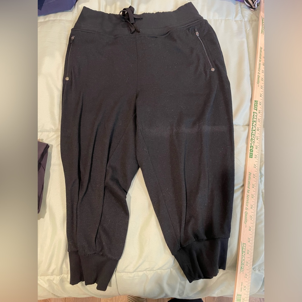 Athleta crops size L